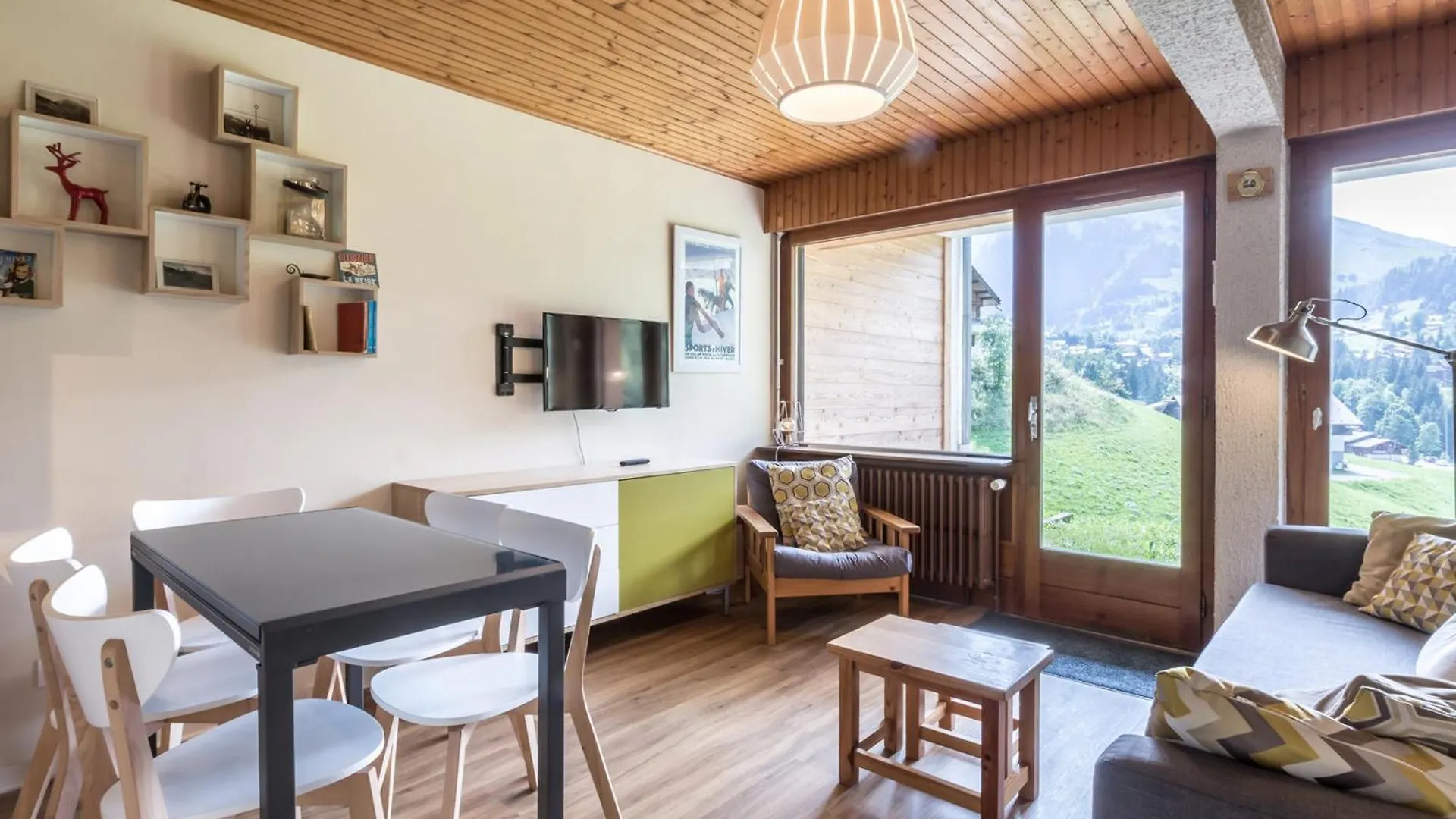 3 Pieces, Terrasse, Parking A La Clusaz - Fr-1-437-59 Apartment