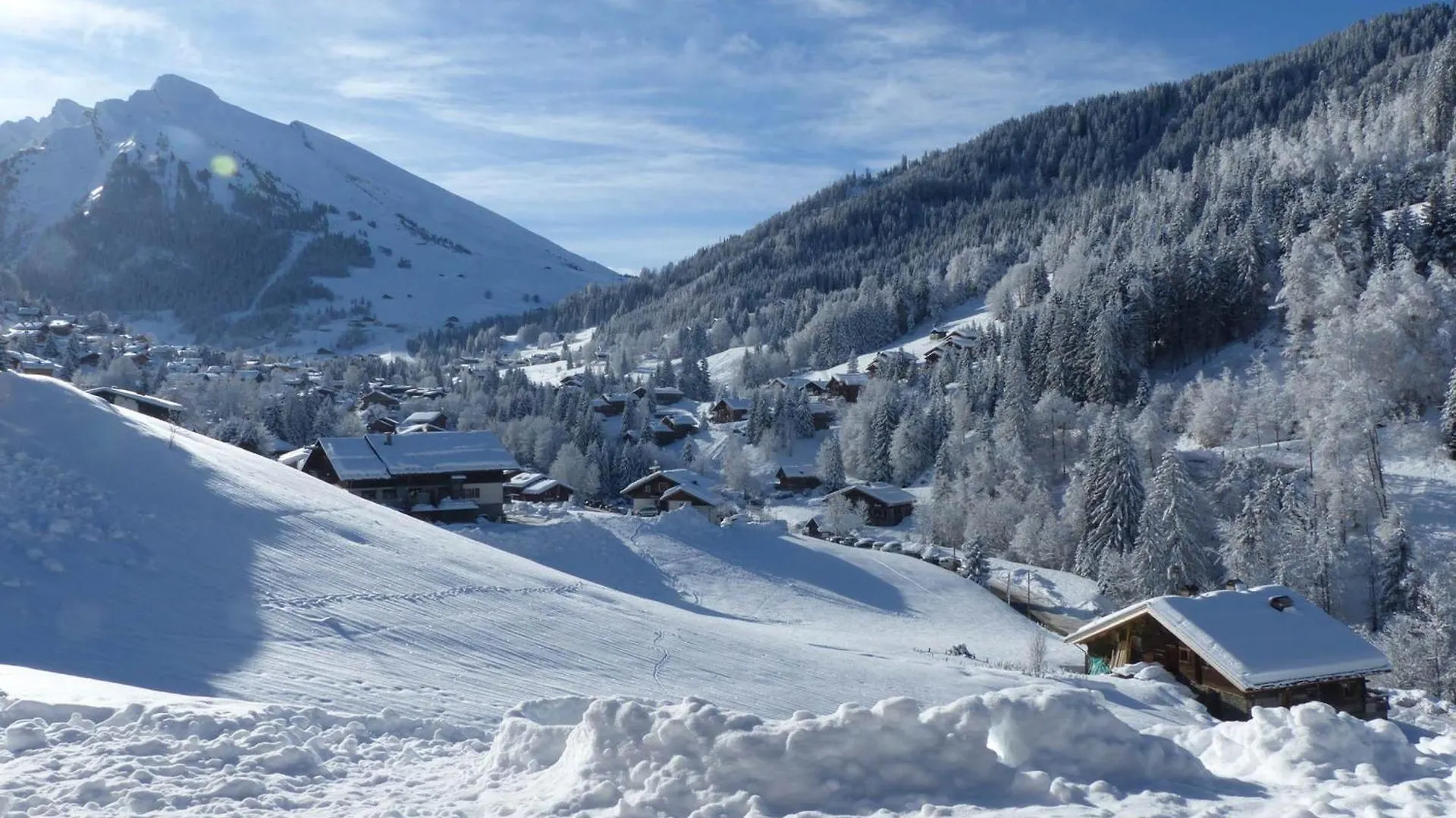 3 Pieces, Terrasse, Parking A La Clusaz - Fr-1-437-59 0*,  France